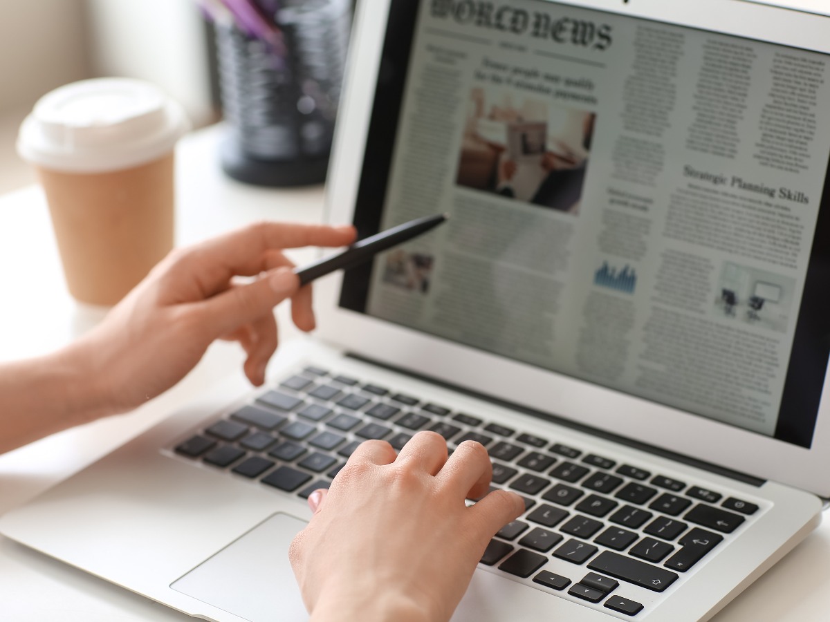 Choisir un outil de veille médiatique : notre Guide Complet